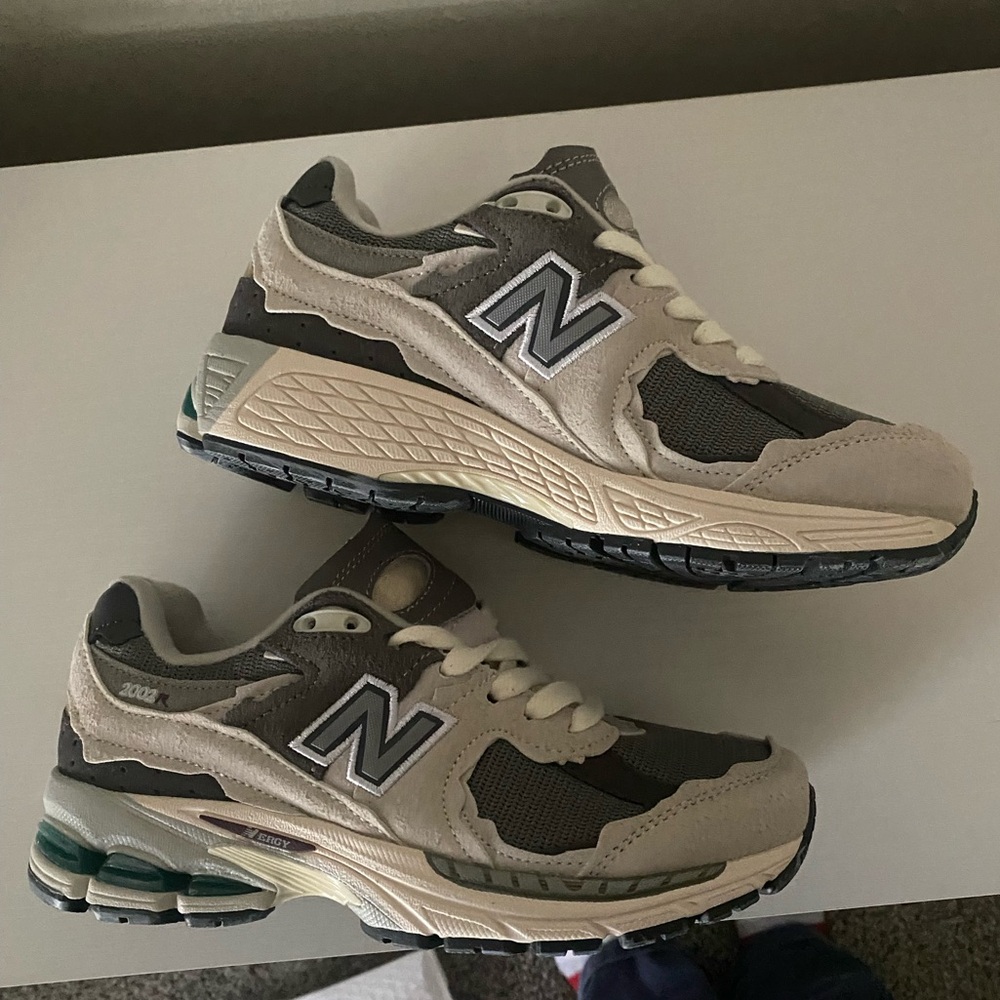 New balance 2002r protection pack